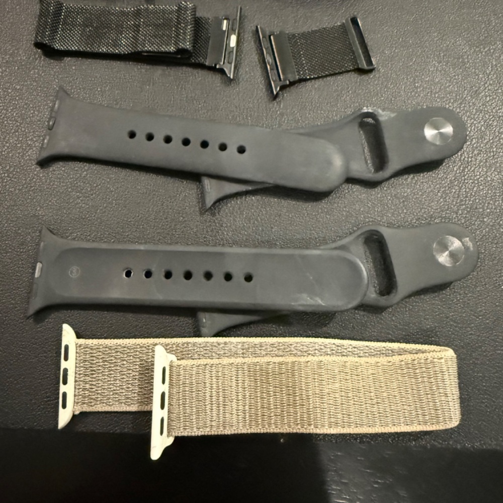 Apple Watch - Picture 2 of 5